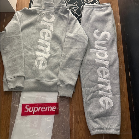 Supreme Gray Sweatpants & Hoodie Set Large